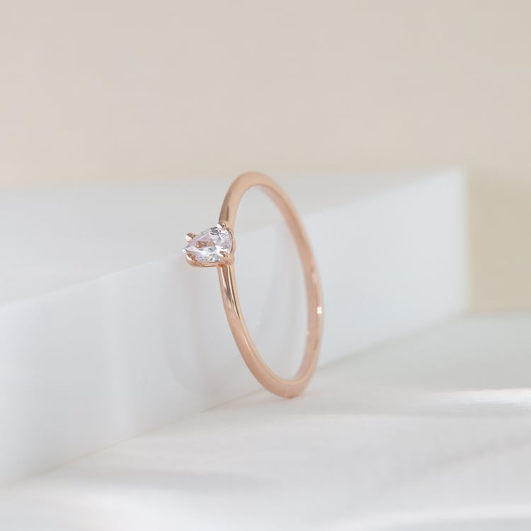 Zásnubní prsten s pear diamantem North 121357