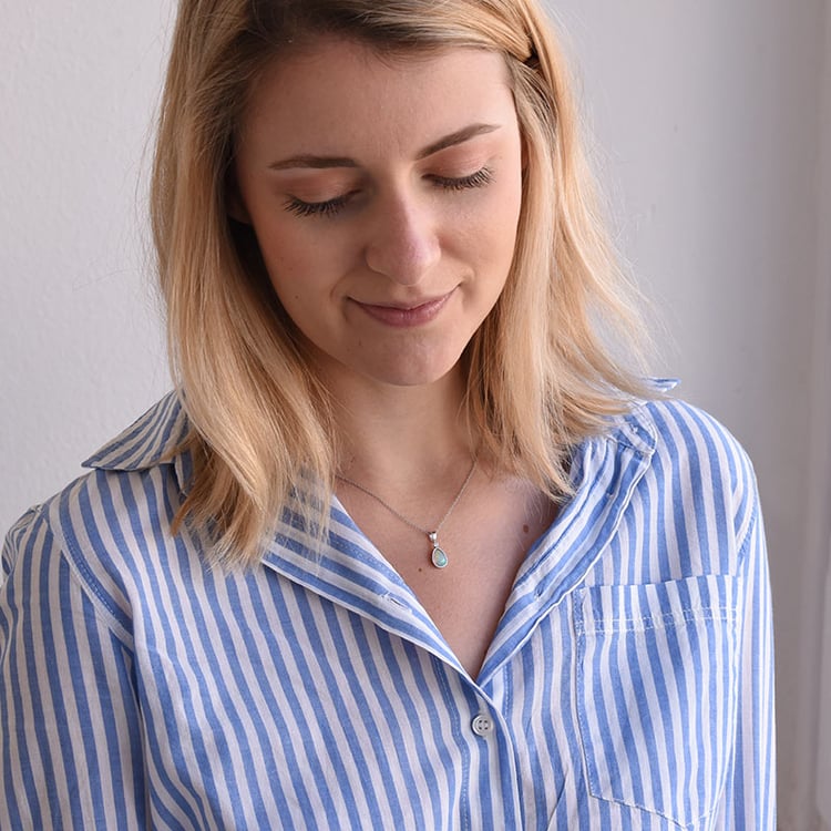 Zlatý náhrdelník s diamantem 67730