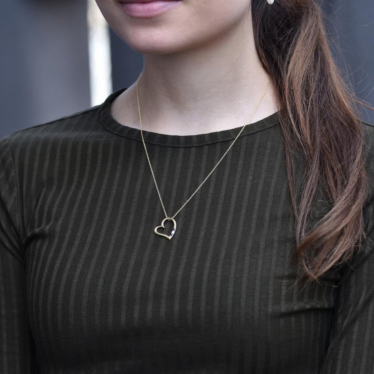 Stříbrný přívěsek srdce se safíry a diamantem Tanish 103508