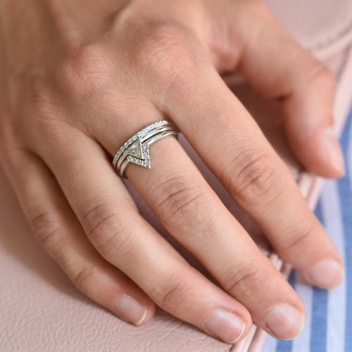 Minimalistický diamantový set tří prstenů ze zlata Nizes
