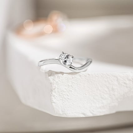 Zásnubní prsten s oválným lab-grown diamantem Carrie