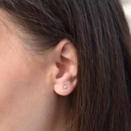 Napichovací náušnice s 0.12ct diamanty Atara