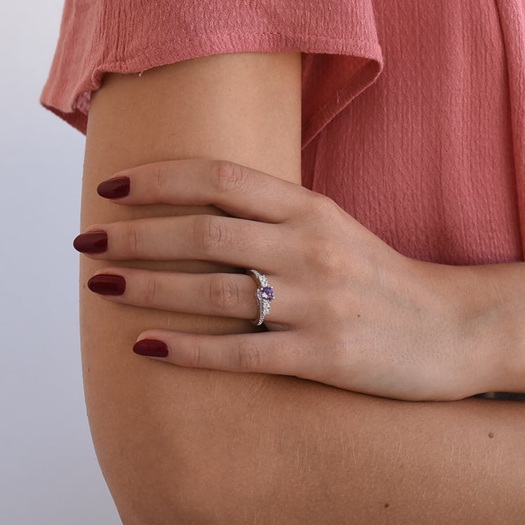 Romantický stříbrný prsten s ametystem 70883