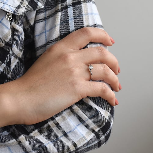 Zásnubní prsten s diamantem Hetal