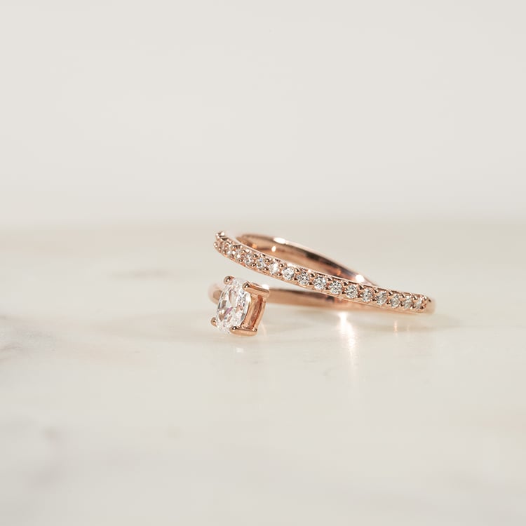 Atypický zásnubní prsten s diamanty Lori 137542