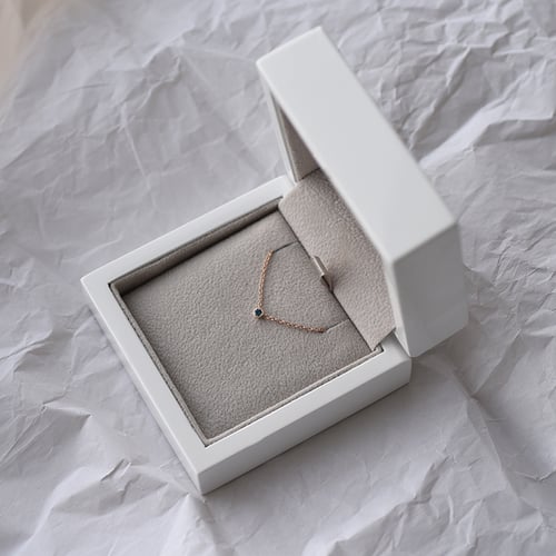 Stříbrný minimalistický náhrdelník s modrým diamantem Glosie