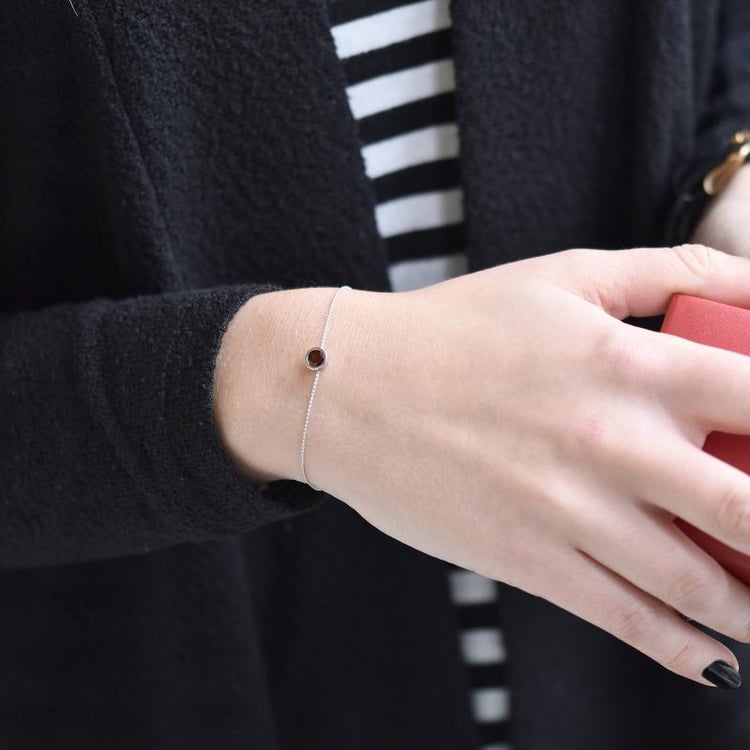 Stříbrný náramek s granátem Arleth 103178