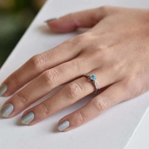 Zásnubní prsten s topazem a diamanty Mita