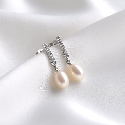 Perlové náušnice s diamanty Aashini