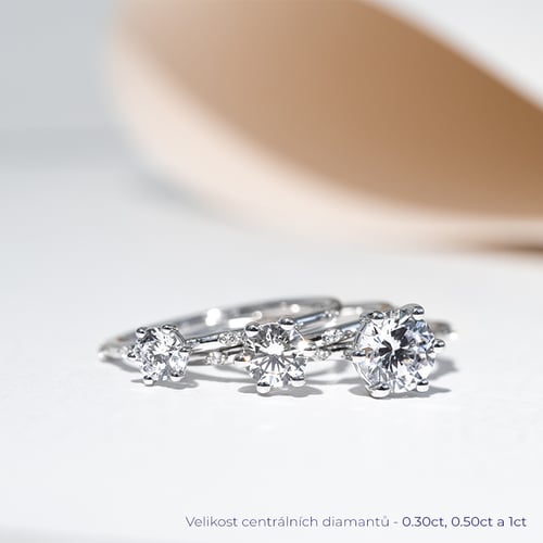 Něžný zásnubní prsten s lab-grown diamanty Akadie