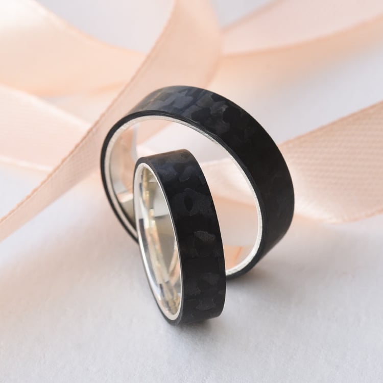 Snubní karbonové prsteny ze zlata 77492