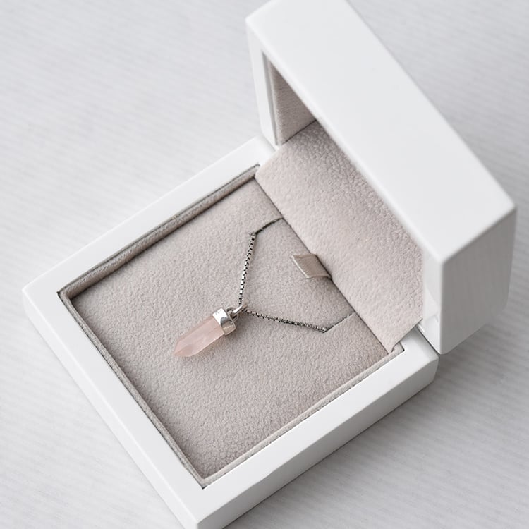 Stříbrný přívěsek a růženín 72115