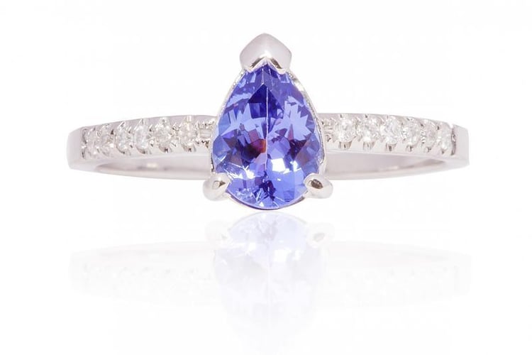 Tanzanitový prsten s diamanty 2813