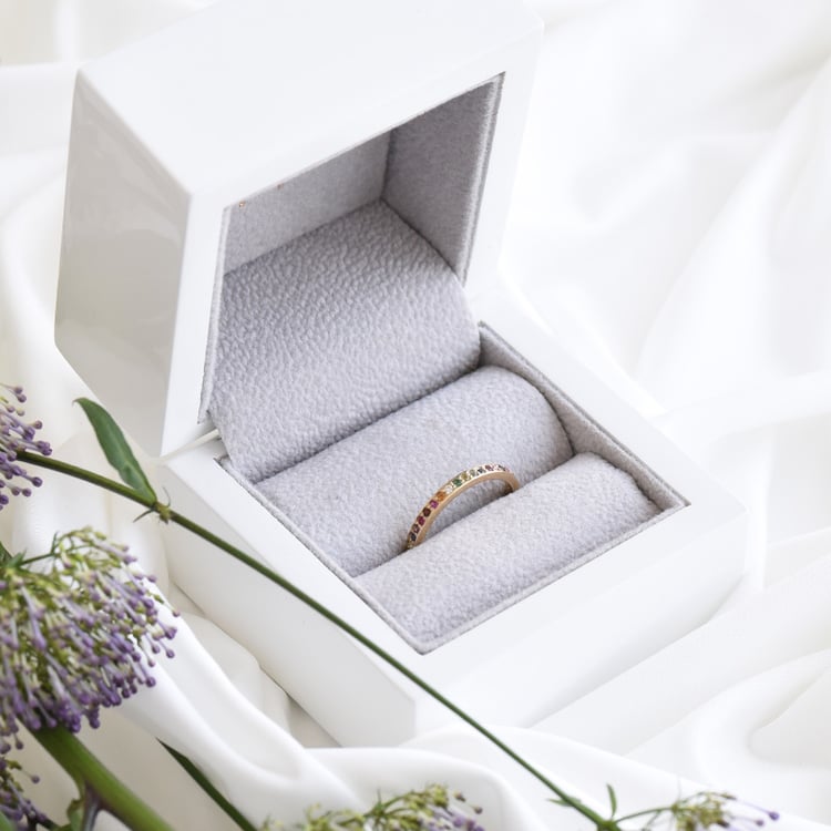 Zlatý eternity prsten s barevnými drahokamy 82437