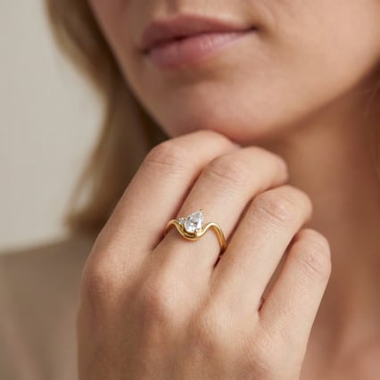 Rozvodový vlnitý prsten s pear lab-grown diamantem Mirjana