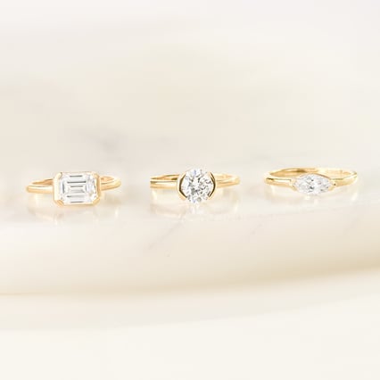 Zásnubní prsten s half-bezel emerald diamantem Pompeia