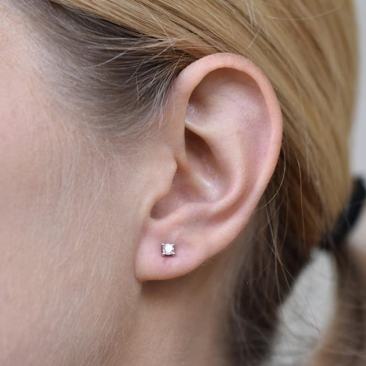 Nadčasové zlaté náušnice 25162