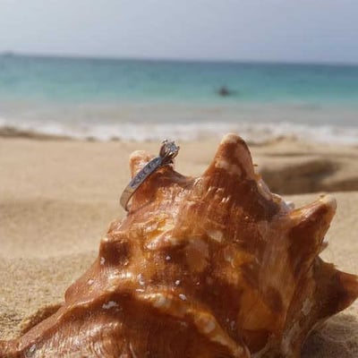 Zásnubní prsten s diamantem