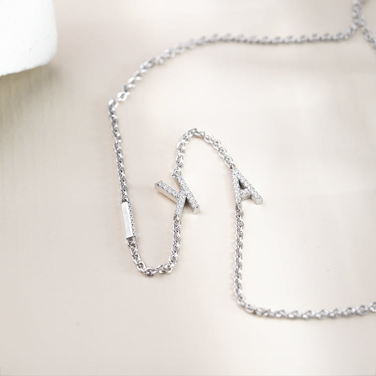 Náhrdelník se 3 písmenky a lab-grown diamanty Lupe 152284