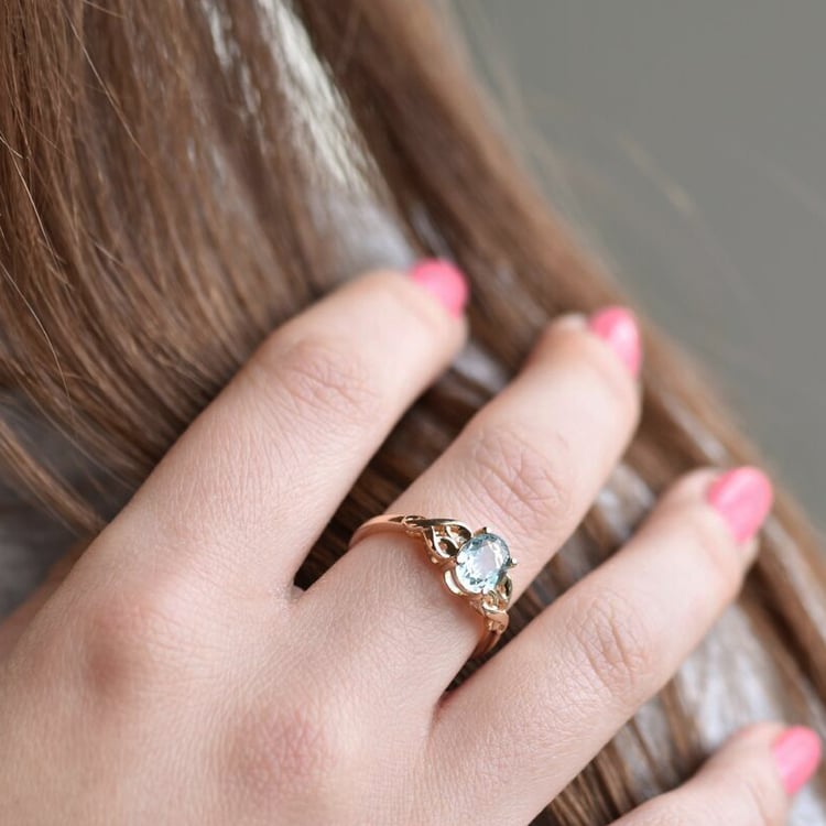 Zlatý zásnubní prsten s akvamarínem 40861