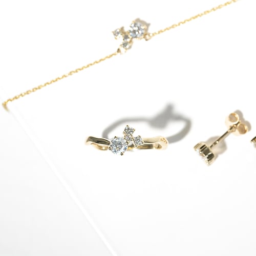 Stříbrný cluster prsten s moissanitem a lab-grown diamanty Roche