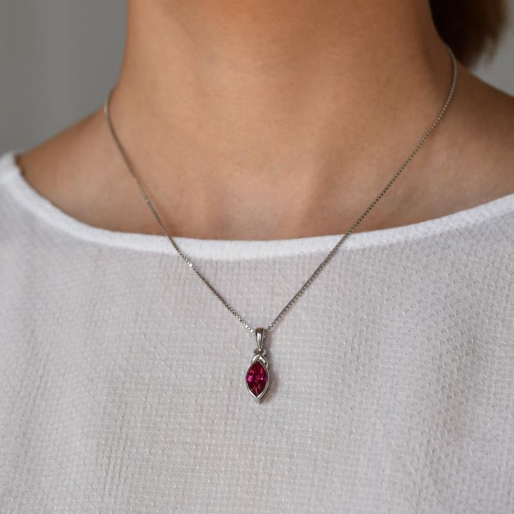 Rubínový přívěsek 14311