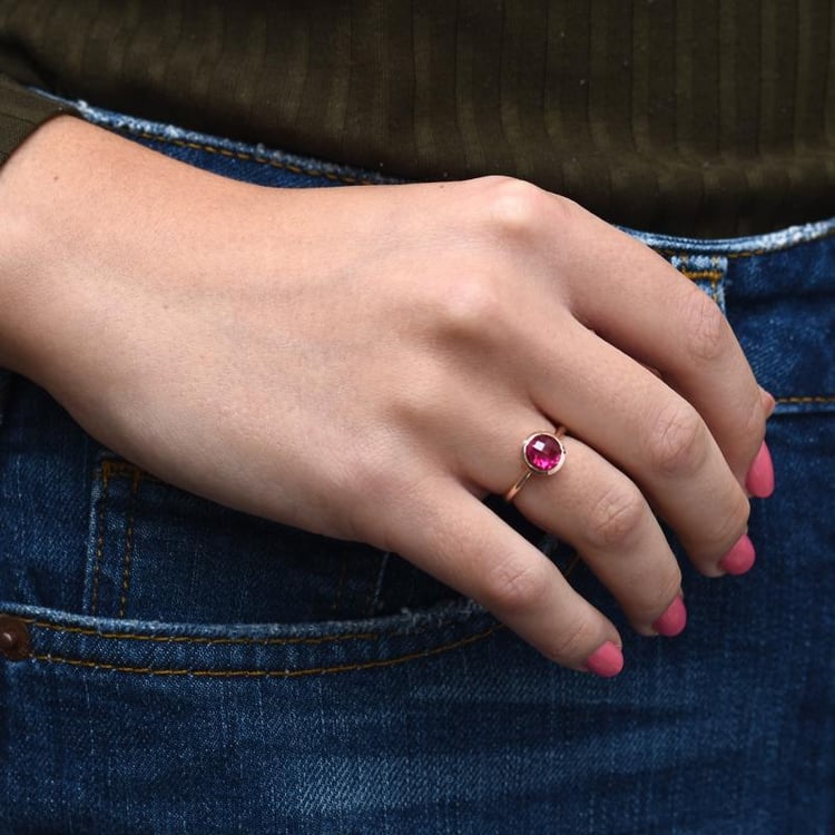 Rubínový prsten z růžového zlata 49696