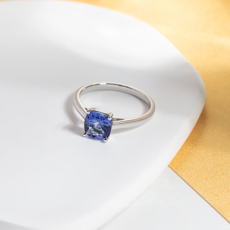 Zlatý prsten s cushion tanzanitem Darion 149224