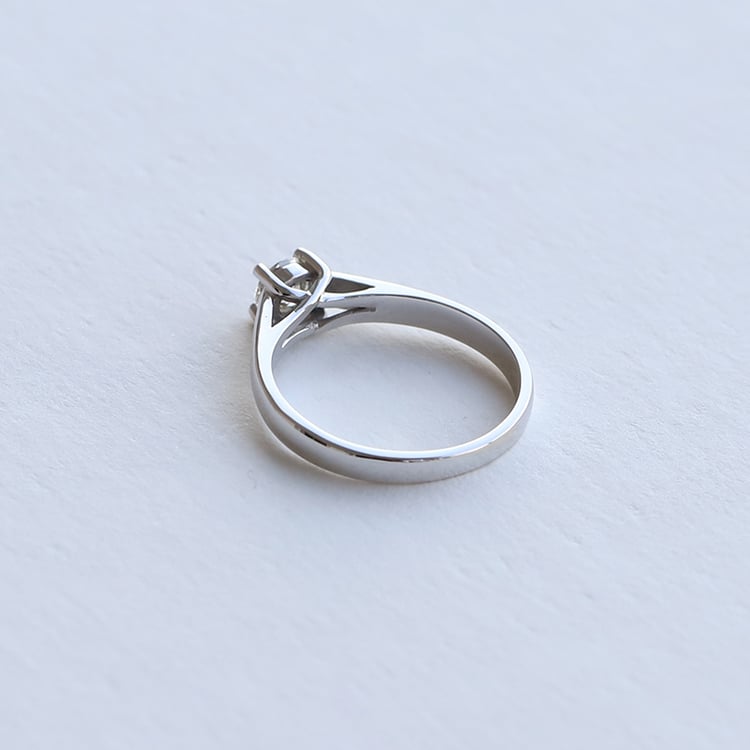 Prsten s diamantem 78521