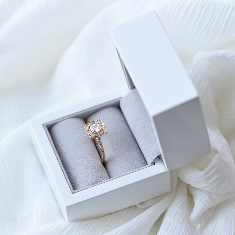 Diamantový zásnubní prsten ze zlata 60903