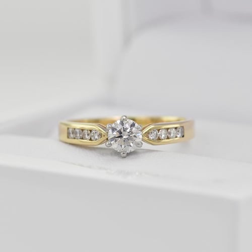 Zásnubní prsten s lab-grown diamanty Mita