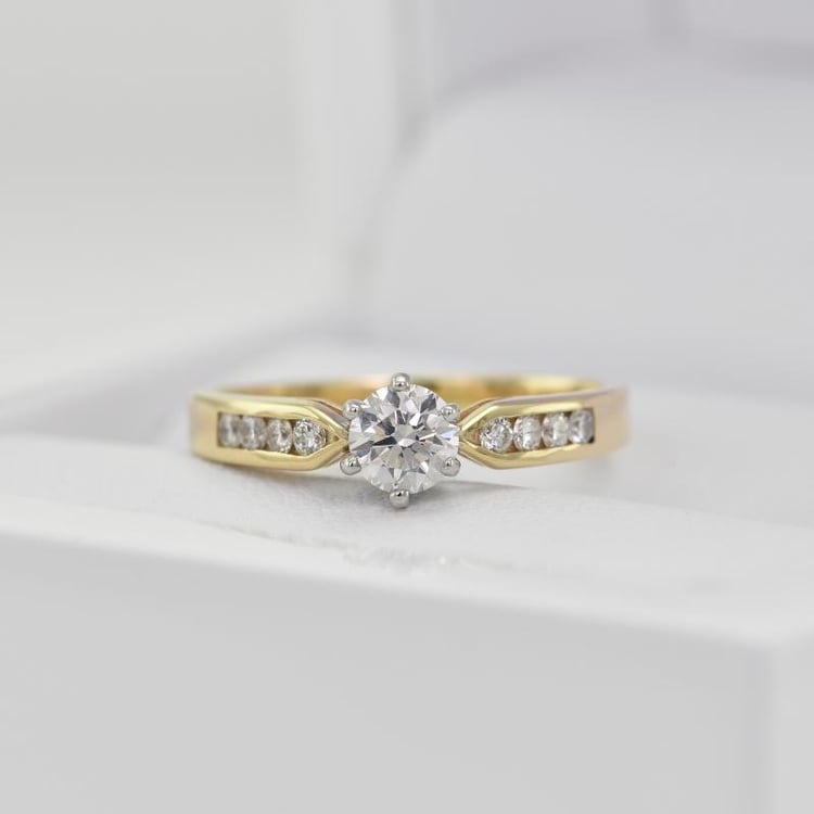 Prsten s diamantem 65918