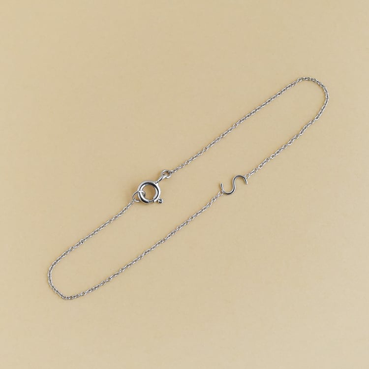 Náramek s písmenkem 110634