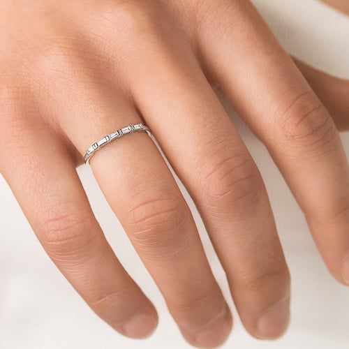 Eternity prsten s lab-grown baguette diamanty Vamala