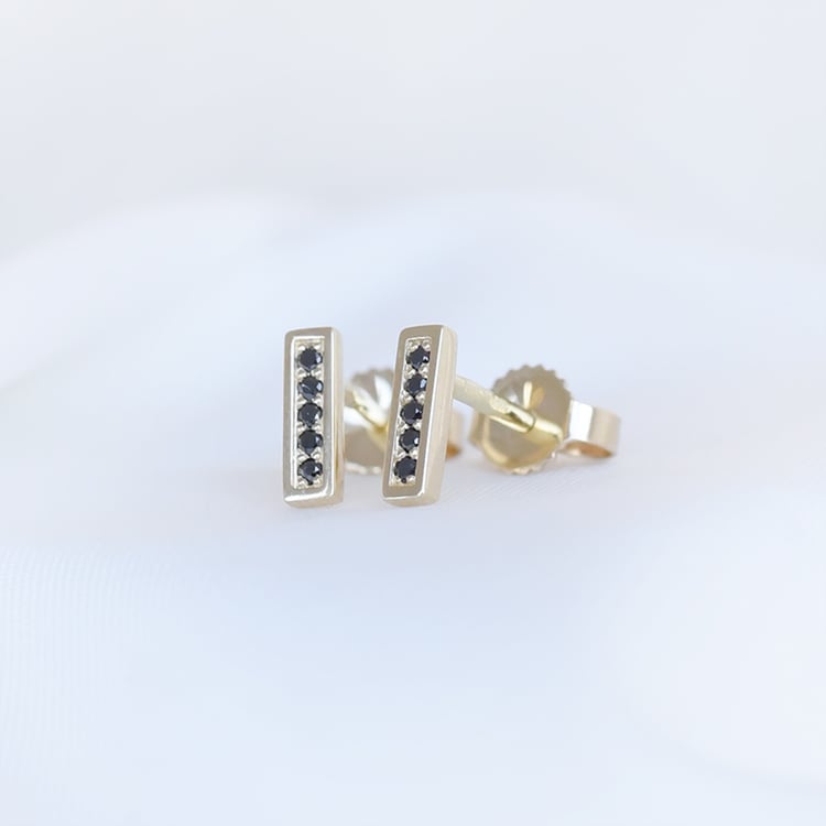 Náušnice s černými diamanty ze zlata 92664