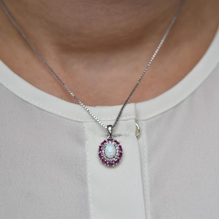 Náhrdelník s opálem 20529