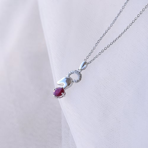 Přívěsek ve znamení Berana s rubínem a diamanty Carnero