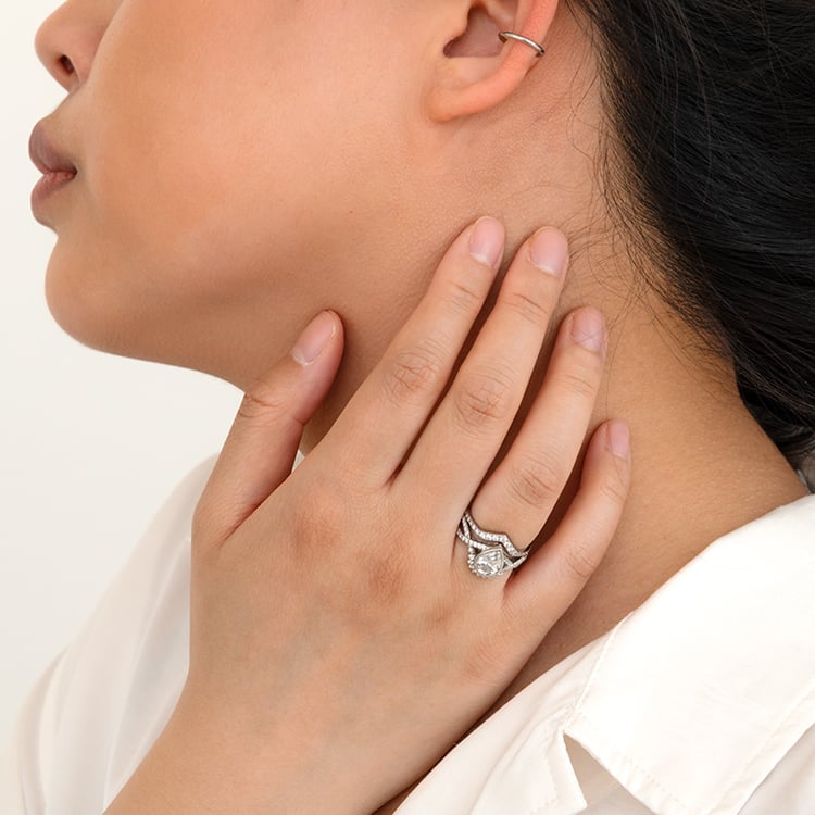 Unikátní zásnubní prsten s moissanity Alica 121518