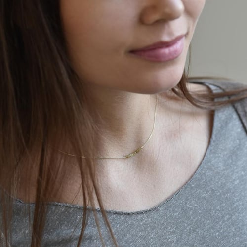 Zlatý choker se žlutými nebroušenými diamanty Inaku