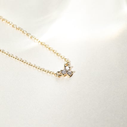 Náhrdelník se třemi lab-grown diamanty Sharma