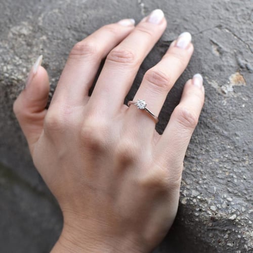 Zásnubní prsten s diamantem Omisha