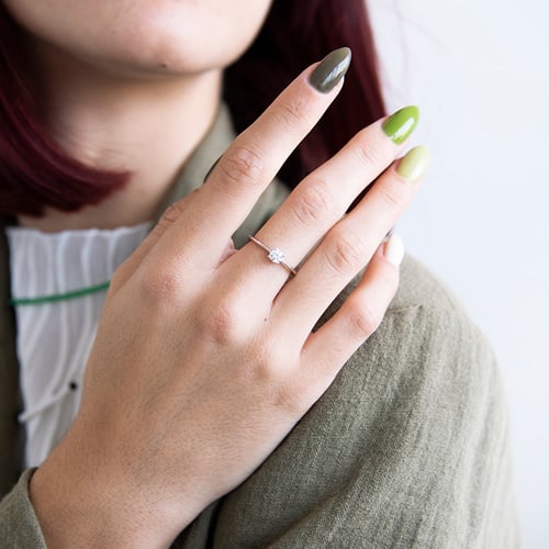 Elegantní zásnubní prsten s diamanty Nixon