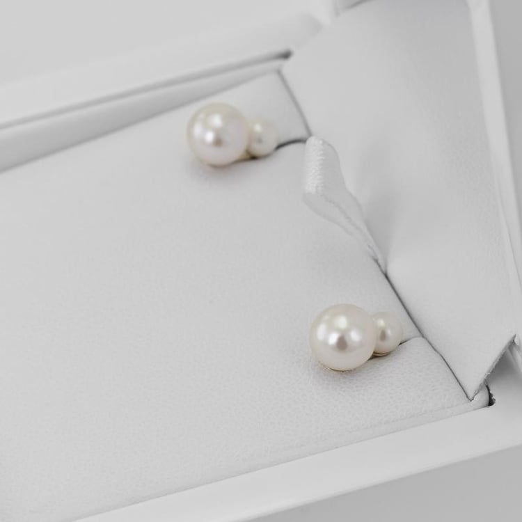 Náušnice s bílými perlami 37953