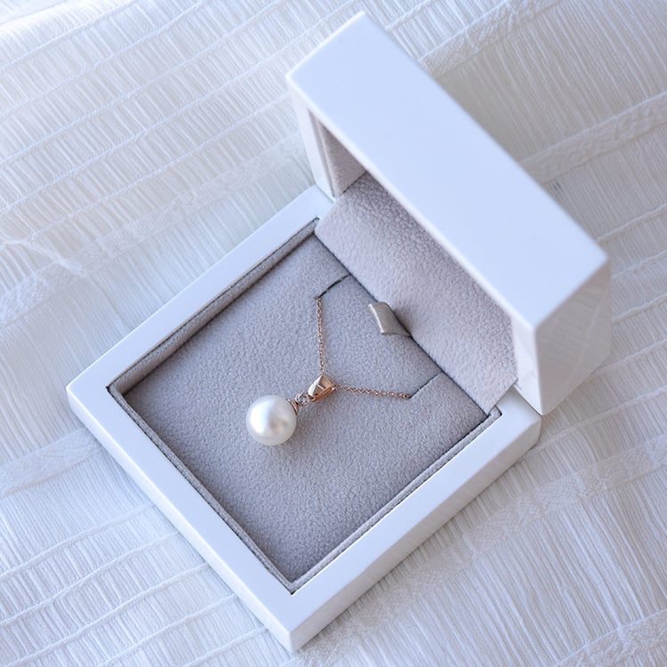 Perlový náhrdelník s diamantem 71186