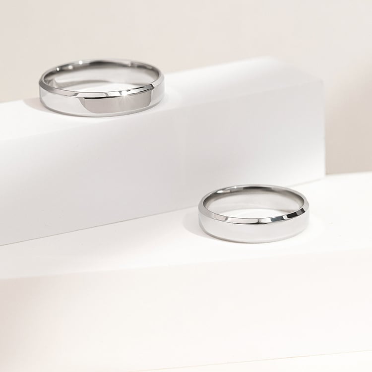 Zlaté minimalistické snubní prsteny se zkosenými hranami Varden 156808