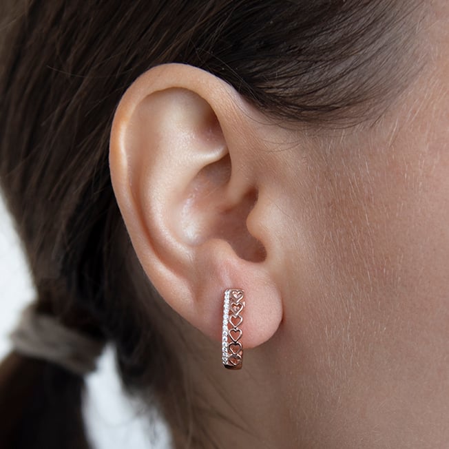 Srdcové kruhové náušnice s diamanty Luba 110826