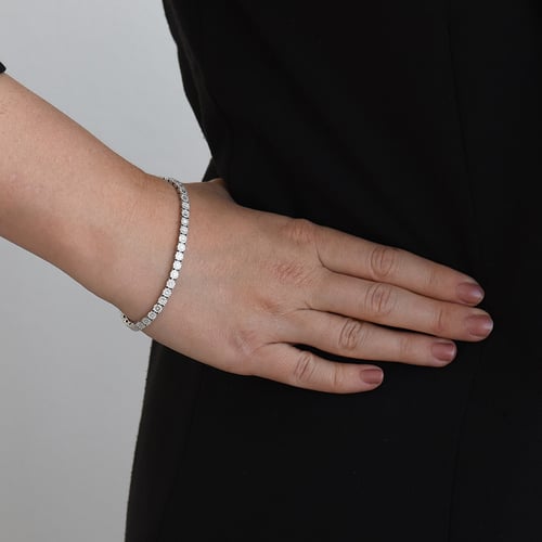 Elegantní stříbrný náramek s diamanty Ramess