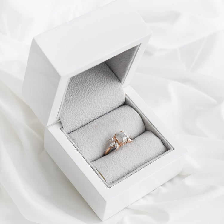 Prsten se salt and pepper diamantem a moissanity 91174