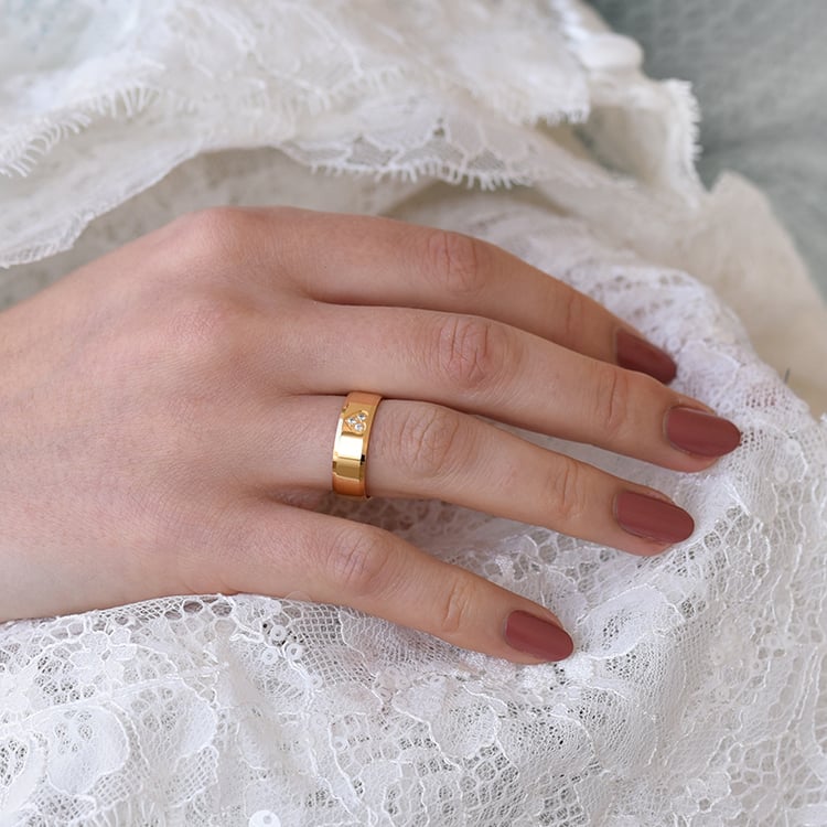 Zlatý snubní prsten 63300