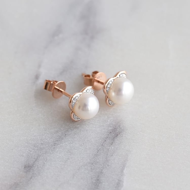 Zlatá perlová kolekce s diamanty ve tvaru květin Zahid 103557